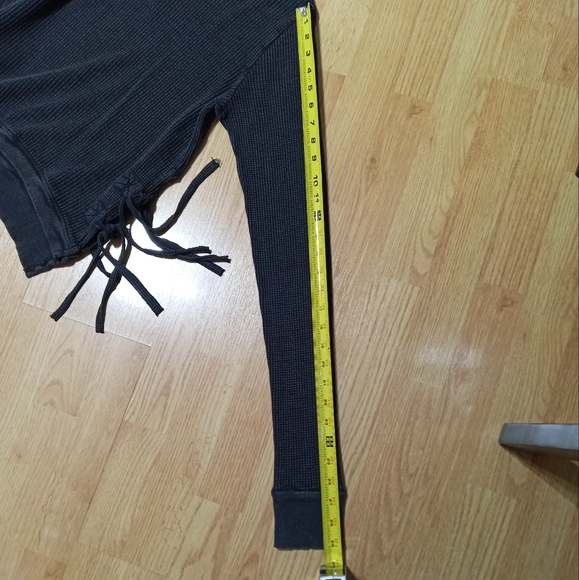 Free People One thermal top. NWT.  Charcoal gray. Size xs or small. - Picture 13 of 16